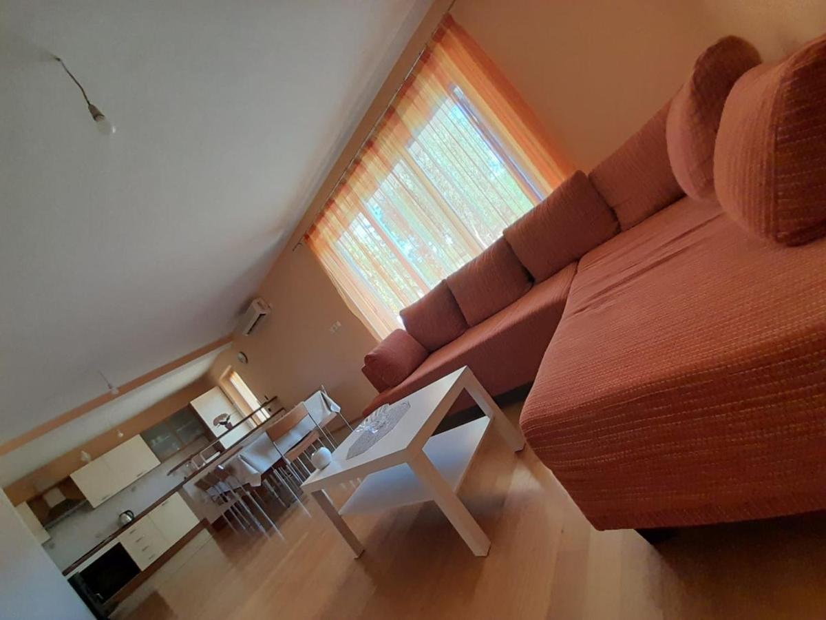 Holiday Home Anita Unesic المظهر الخارجي الصورة