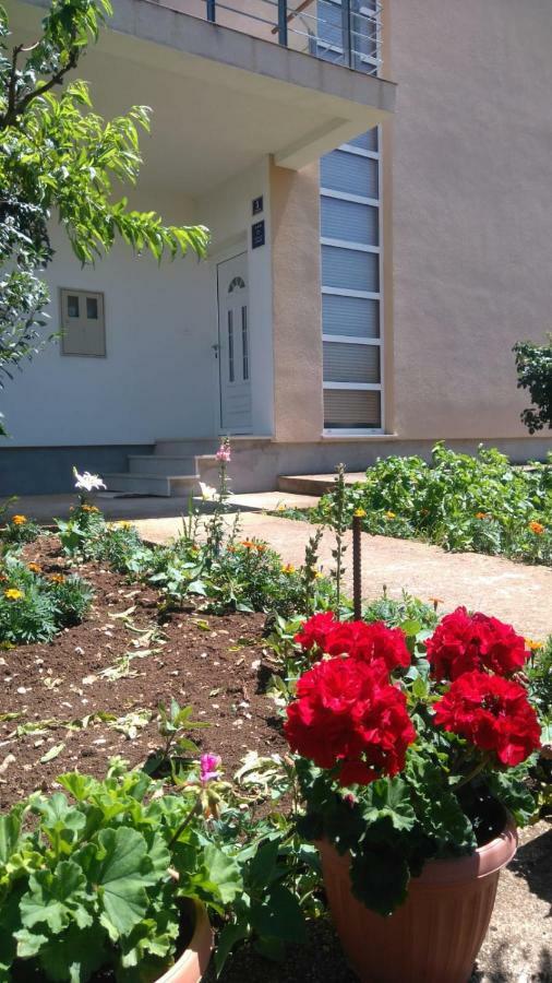 Holiday Home Anita Unesic المظهر الخارجي الصورة