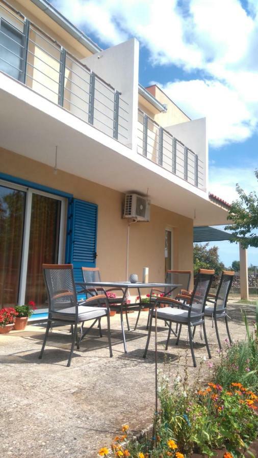 Holiday Home Anita Unesic المظهر الخارجي الصورة